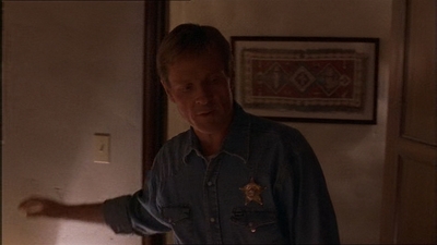 ROSWELL_-_E1X07_RIVER_DOG_101.jpg