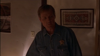 ROSWELL_-_E1X07_RIVER_DOG_102.jpg
