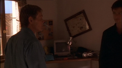 ROSWELL_-_E1X07_RIVER_DOG_112.jpg