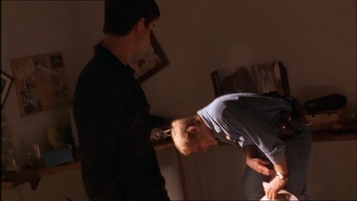 ROSWELL_-_E1X07_RIVER_DOG_149.jpg