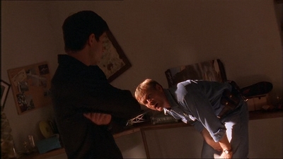 ROSWELL_-_E1X07_RIVER_DOG_156.jpg