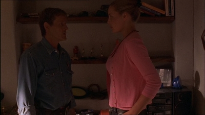 ROSWELL_-_E1X07_RIVER_DOG_193.jpg