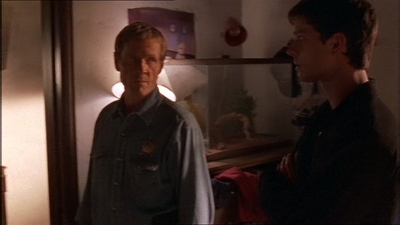 ROSWELL_-_E1X07_RIVER_DOG_244.jpg