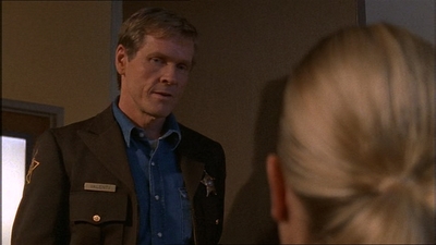 ROSWELL_-_E1X07_RIVER_DOG_251.jpg
