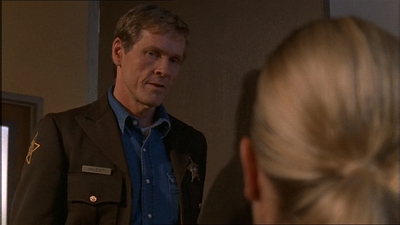 ROSWELL_-_E1X07_RIVER_DOG_252.jpg
