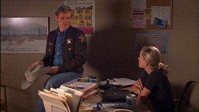 ROSWELL_-_E1X07_RIVER_DOG_256.jpg