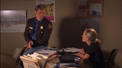 ROSWELL_-_E1X07_RIVER_DOG_257.jpg