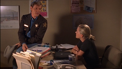ROSWELL_-_E1X07_RIVER_DOG_263.jpg