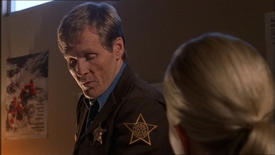 ROSWELL_-_E1X07_RIVER_DOG_264.jpg