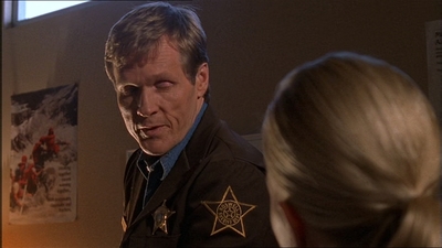 ROSWELL_-_E1X07_RIVER_DOG_268.jpg