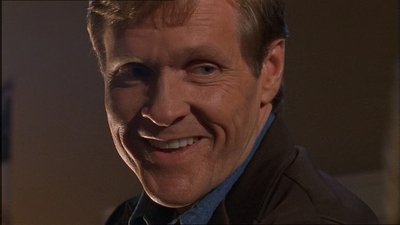 ROSWELL_-_E1X07_RIVER_DOG_270.jpg