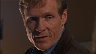 ROSWELL_-_E1X07_RIVER_DOG_276.jpg