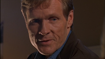 ROSWELL_-_E1X07_RIVER_DOG_277.jpg