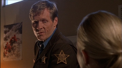 ROSWELL_-_E1X07_RIVER_DOG_279.jpg
