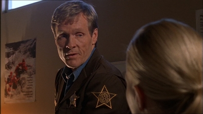 ROSWELL_-_E1X07_RIVER_DOG_283.jpg