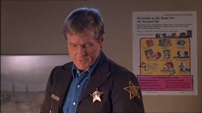 ROSWELL_-_E1X07_RIVER_DOG_289.jpg
