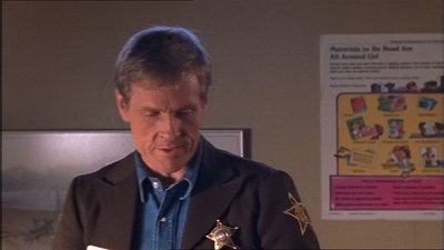 ROSWELL_-_E1X07_RIVER_DOG_290.jpg