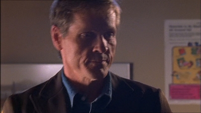 ROSWELL_-_E1X07_RIVER_DOG_293.jpg