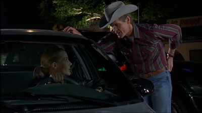ROSWELL_-_E1X07_RIVER_DOG_317.jpg