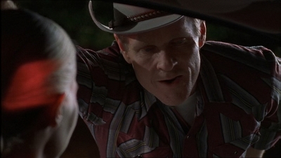 ROSWELL_-_E1X07_RIVER_DOG_318.jpg
