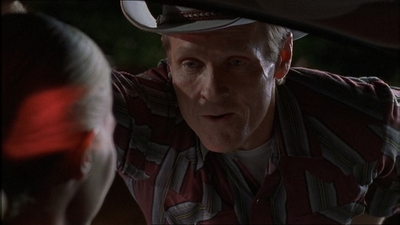 ROSWELL_-_E1X07_RIVER_DOG_327.jpg