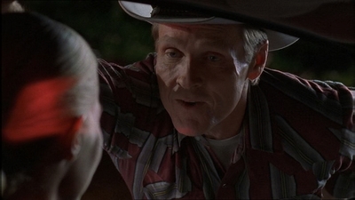 ROSWELL_-_E1X07_RIVER_DOG_328.jpg