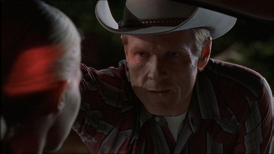 ROSWELL_-_E1X07_RIVER_DOG_336.jpg