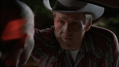 ROSWELL_-_E1X07_RIVER_DOG_344.jpg
