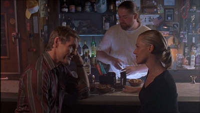 ROSWELL_-_E1X07_RIVER_DOG_360.jpg