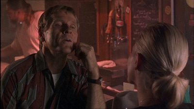 ROSWELL_-_E1X07_RIVER_DOG_368.jpg