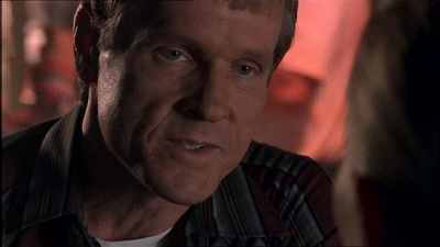 ROSWELL_-_E1X07_RIVER_DOG_396.jpg