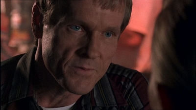ROSWELL_-_E1X07_RIVER_DOG_397.jpg