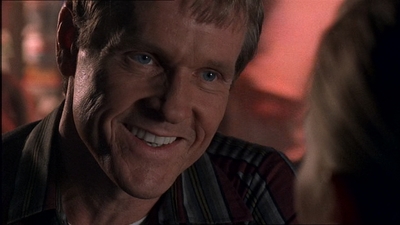 ROSWELL_-_E1X07_RIVER_DOG_405.jpg