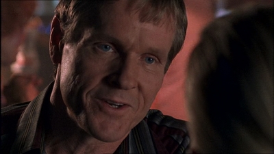 ROSWELL_-_E1X07_RIVER_DOG_413.jpg