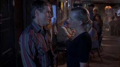ROSWELL_-_E1X07_RIVER_DOG_428.jpg