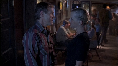 ROSWELL_-_E1X07_RIVER_DOG_430.jpg