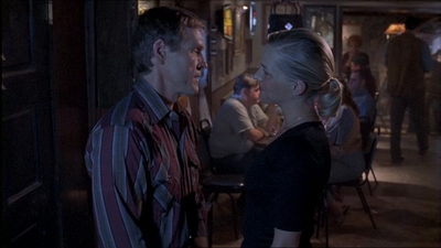 ROSWELL_-_E1X07_RIVER_DOG_431.jpg