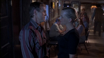 ROSWELL_-_E1X07_RIVER_DOG_432.jpg