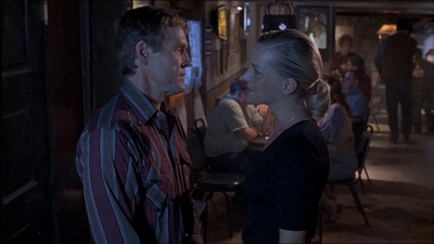 ROSWELL_-_E1X07_RIVER_DOG_433.jpg