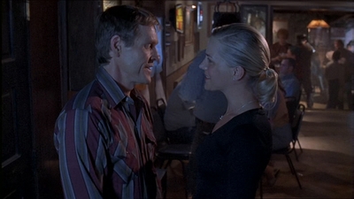 ROSWELL_-_E1X07_RIVER_DOG_437.jpg