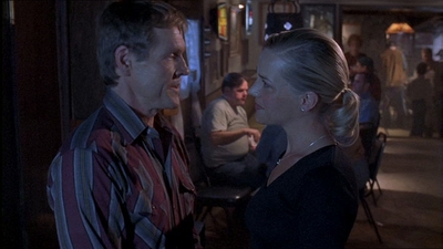 ROSWELL_-_E1X07_RIVER_DOG_442.jpg