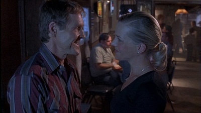 ROSWELL_-_E1X07_RIVER_DOG_445.jpg