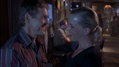 ROSWELL_-_E1X07_RIVER_DOG_447.jpg