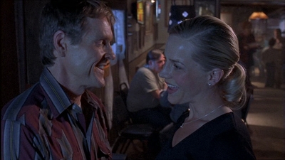 ROSWELL_-_E1X07_RIVER_DOG_448.jpg