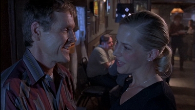 ROSWELL_-_E1X07_RIVER_DOG_449.jpg