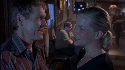 ROSWELL_-_E1X07_RIVER_DOG_450.jpg