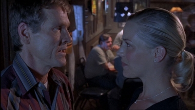 ROSWELL_-_E1X07_RIVER_DOG_455.jpg