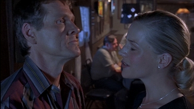 ROSWELL_-_E1X07_RIVER_DOG_460.jpg