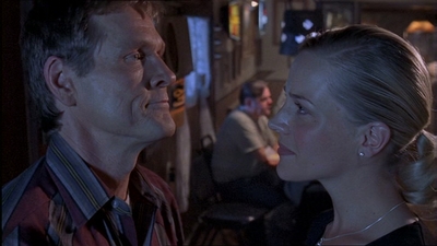 ROSWELL_-_E1X07_RIVER_DOG_462.jpg
