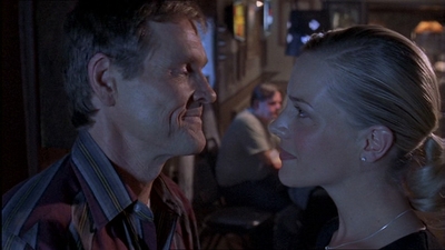 ROSWELL_-_E1X07_RIVER_DOG_464.jpg